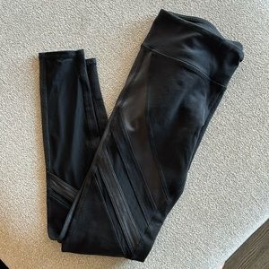 ALO yoga mesh cut out black leggings size medium